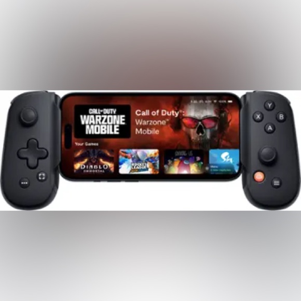 Backbone One (Lightning) Mobile Gaming Controller for iPhone in Black - Picture 6 of 7
